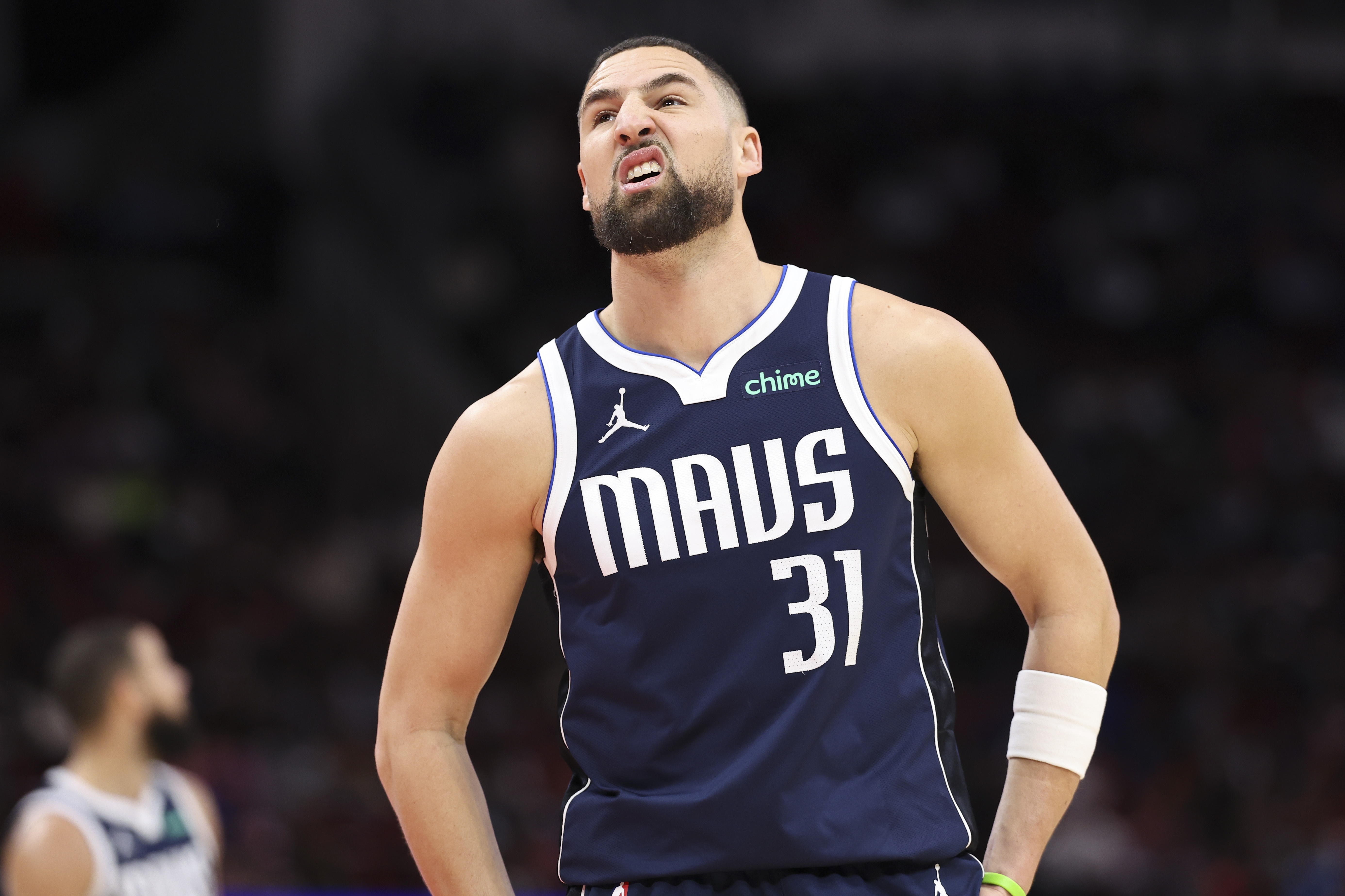 乐鱼在线登录-佛光照不出来了！克莱替补16分钟手感冰凉11投仅3中&amp;三分5中0